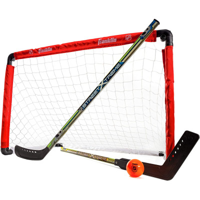 HOCKEY KIT WITH STUDS AND GOALS
